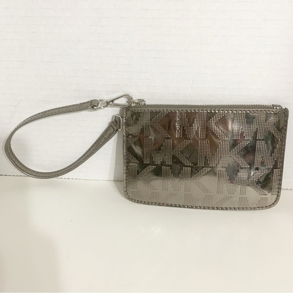 Michael Michael Kors Monogram MK Printed Lining Patent Leather Metalic Wristlet - Picture 2 of 12